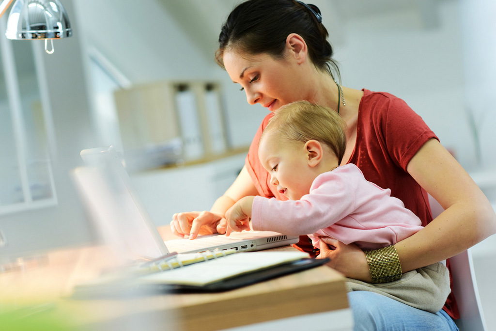 Молодые мамы могут обучиться дополнительной профессии бухгалтера или графического дизайнера