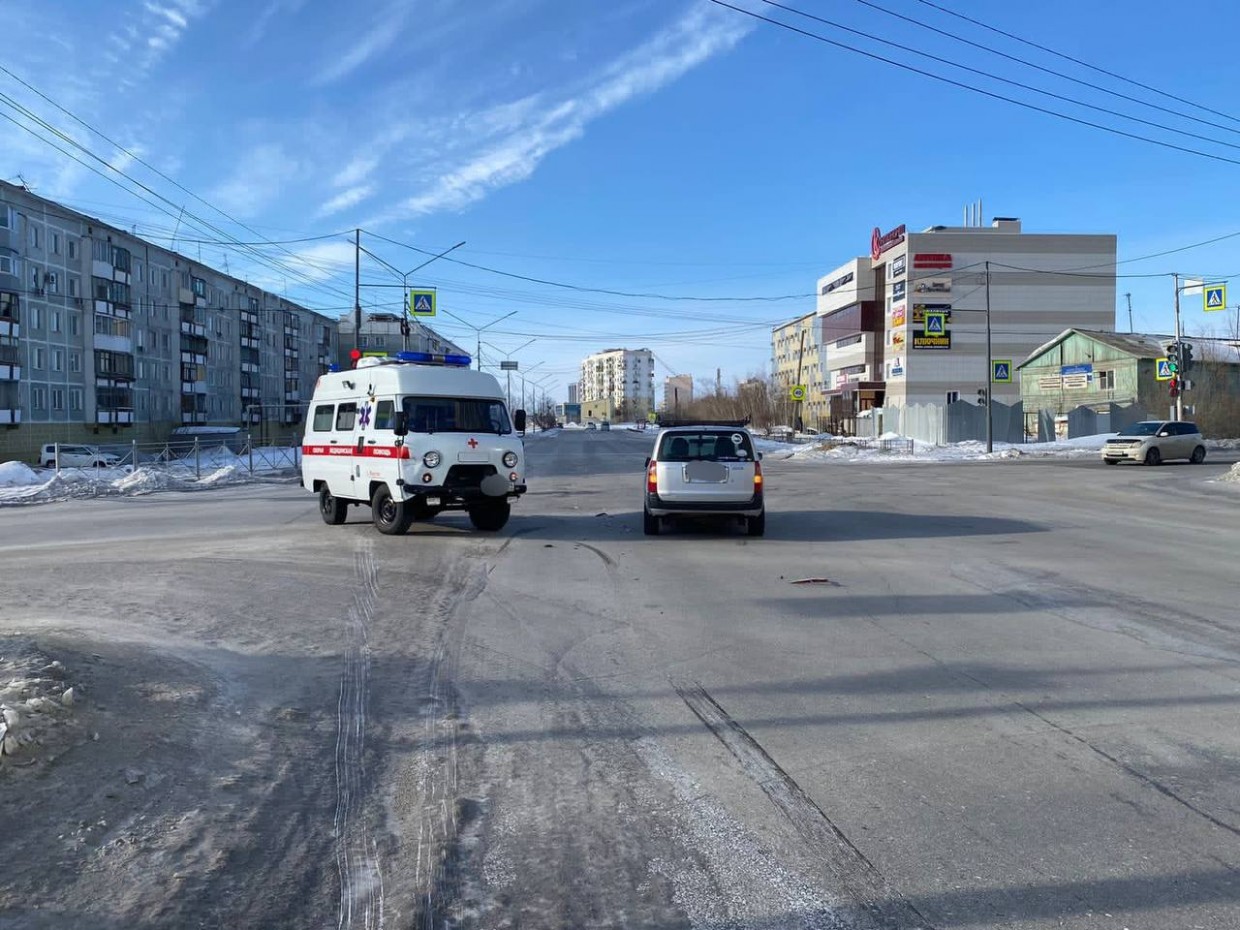 ДТП с участием машины скорой помощи произошло в Якутске