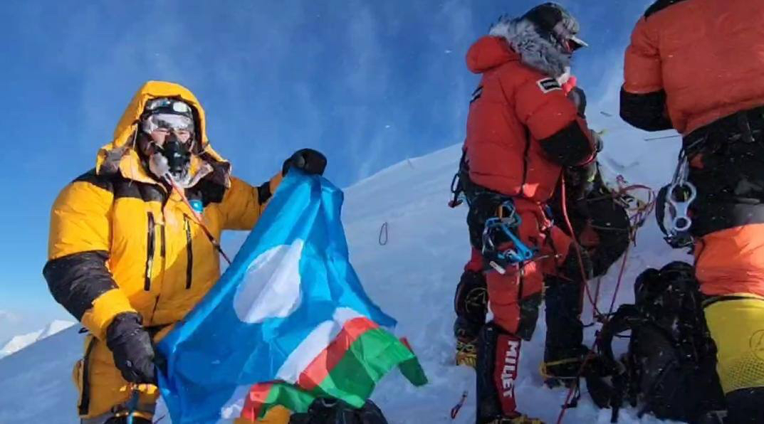 Первый якутянин покорил Эверест