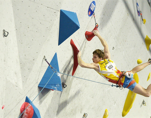 В спорткомплексе «Дохсун» появится первый в Якутии олимпийский скалодром