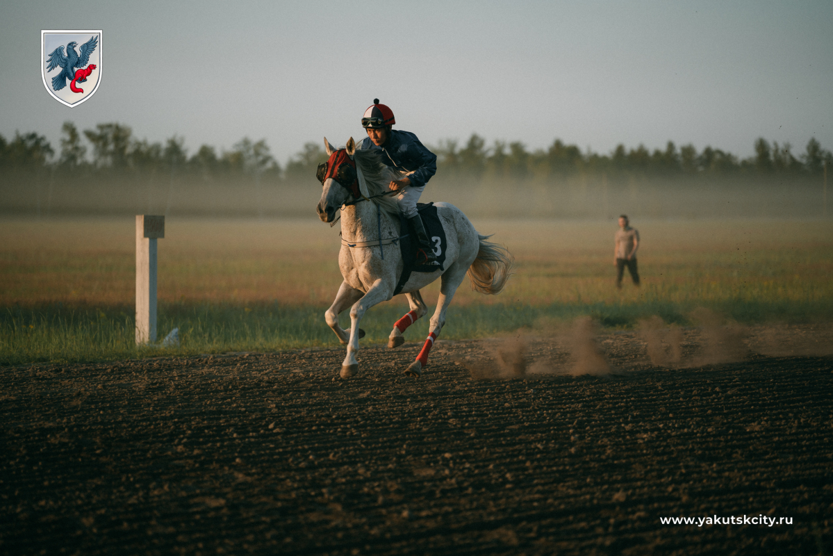 10 улусов заявились на участие в конных скачках на «Ысыахе Туймаады-2023»