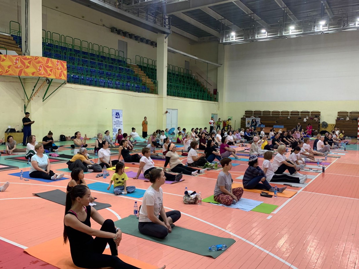 В Якутске отметили международный День йоги