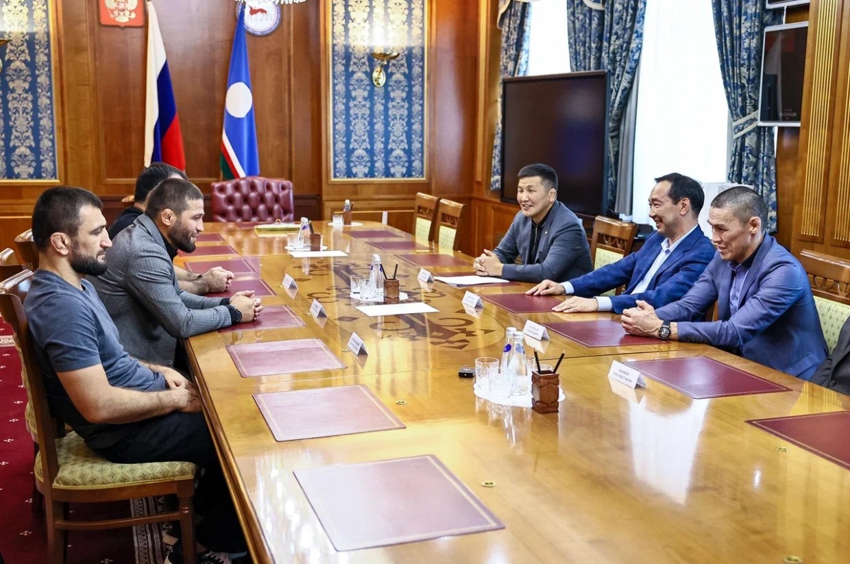 Глава Якутии обсудил с представителями лиги Хабиба Нурмагомедова перспективы развития единоборств
