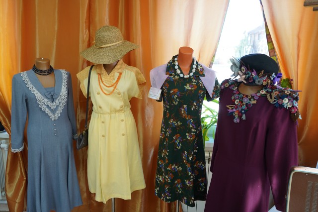В Арт-салоне “Симэх” работает выставка винтажной одежды
