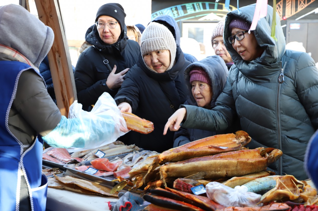 Более 15 тысяч горожан посетили ярмарку «Рыба Якутии»