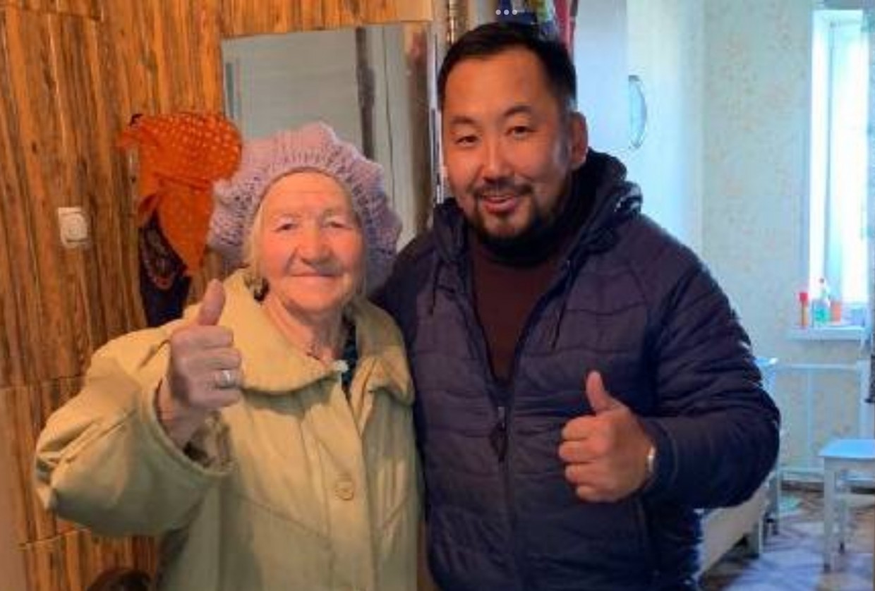 Более 9 тонн картофеля и капусты доставили одиноким пожилым гражданам в Якутске