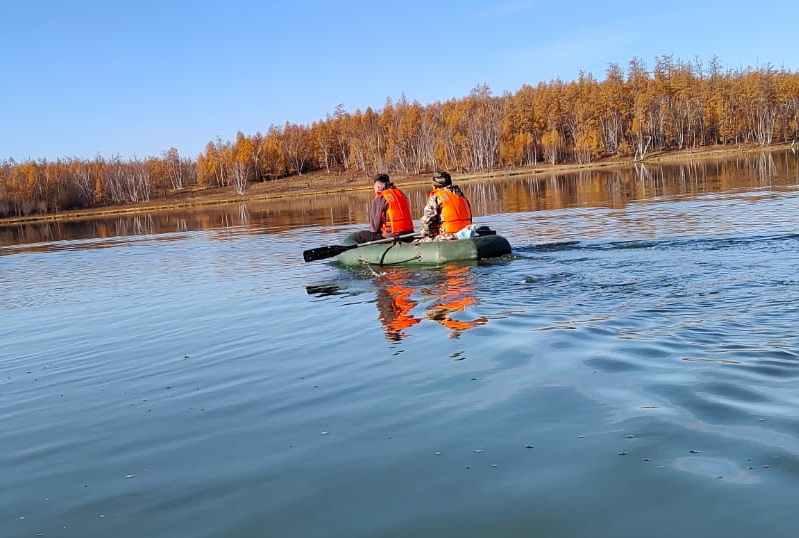 В Якутии на реке опрокинулась лодка, погиб человек