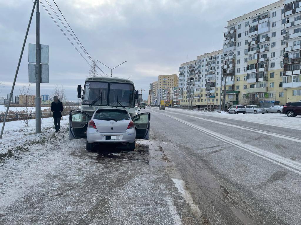 ДТП с участием маршрутного автобуса произошло в Якутске