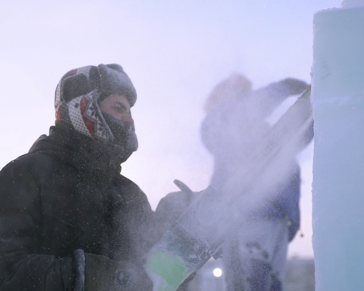 В Якутске продолжается конкурс ледовых и снежных скульптур «Бриллианты Якутии»