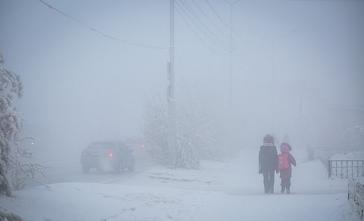 При какой температуре воздуха можно не ходить в школу в Якутске