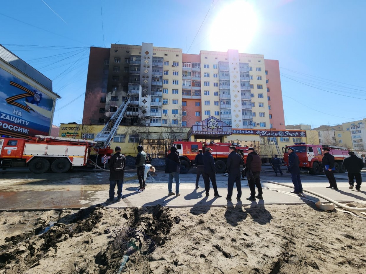 Причиной пожара на проспекте Ленина в Якутске стала газовая горелка