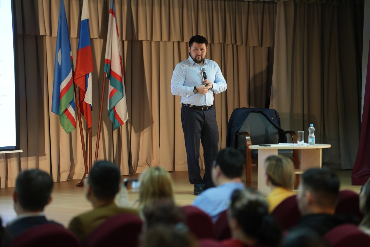 Евгений Григорьев выступил с отчетом перед работниками учреждений культуры