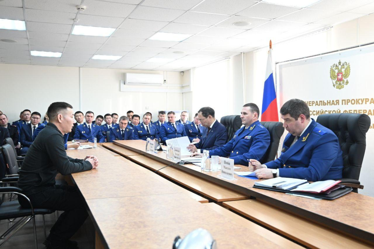 Заместитель Генерального прокурора России Дмитрий Демешин провел личный прием граждан в Якутии
