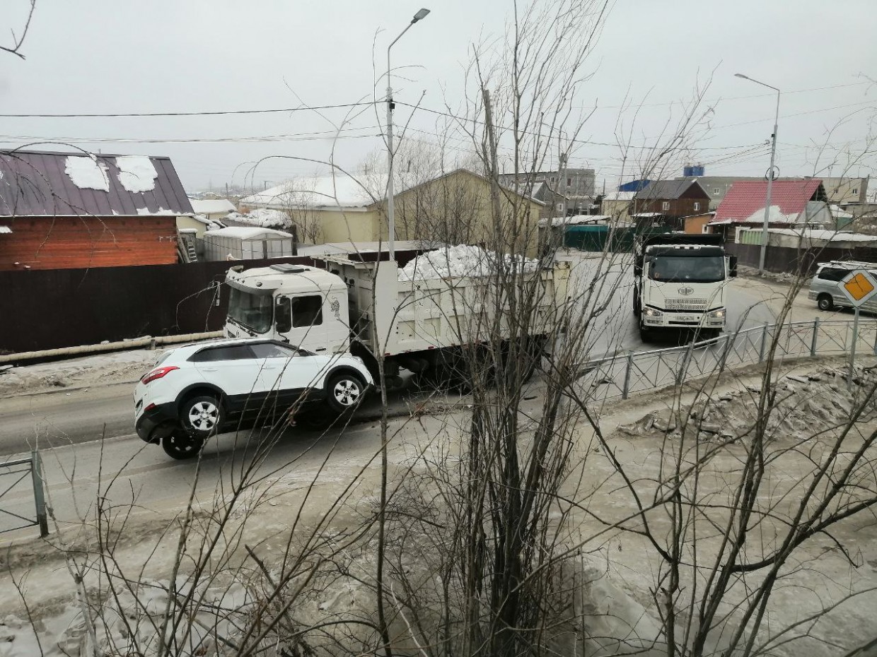 На опасной «петле» улицы Бабушкина в Якутске установят искусственные неровности