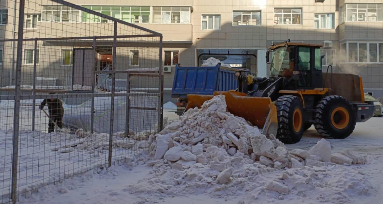 Более 470 тысяч кубометров снега вывезли в Якутске