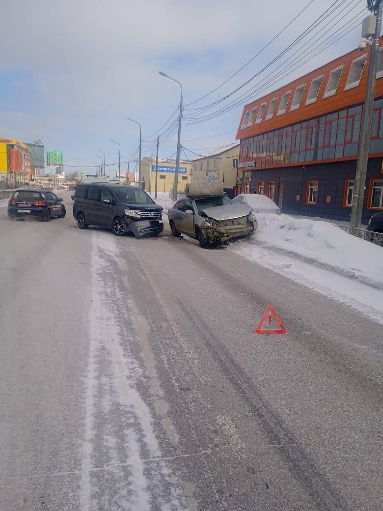 Двое водителей, совершив наезд на детей, скрылись с места ДТП в Якутске