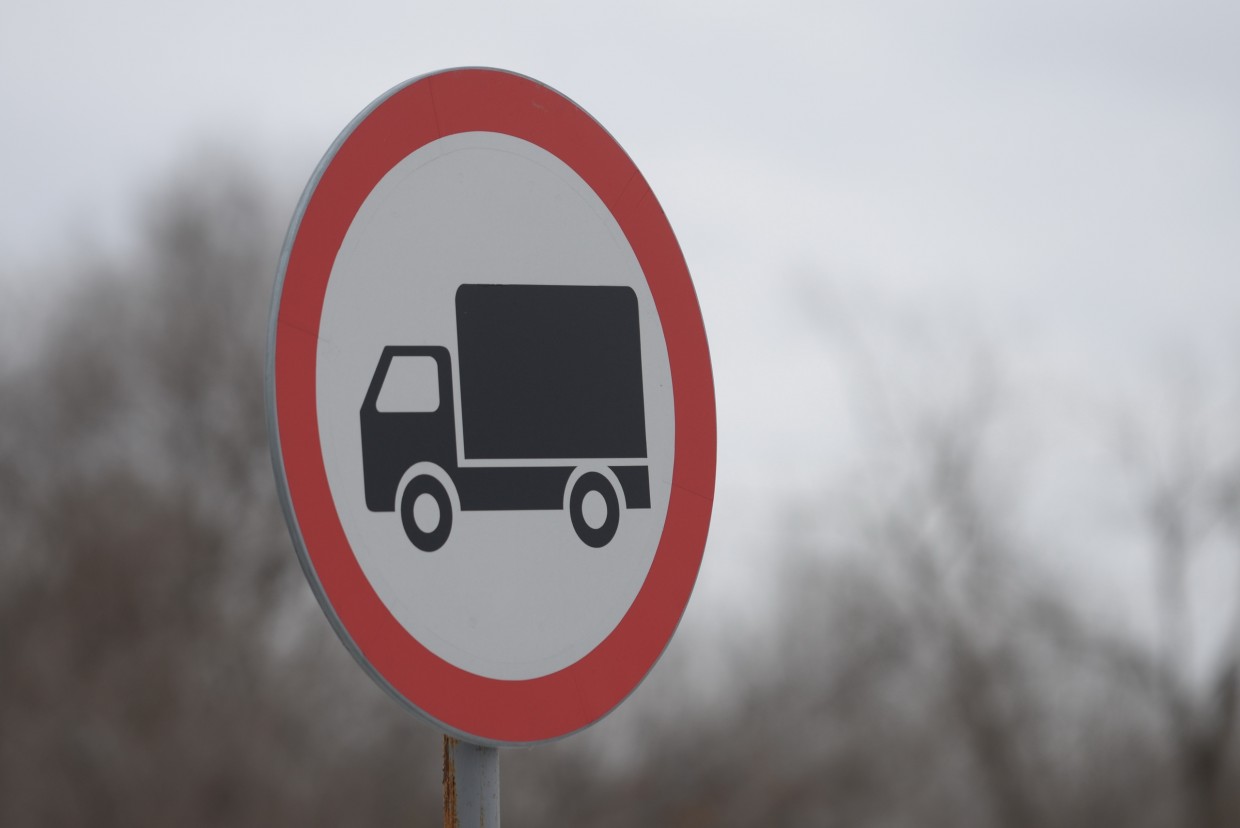 С 1 мая вводится временное ограничение для большегрузов по региональным дорогам