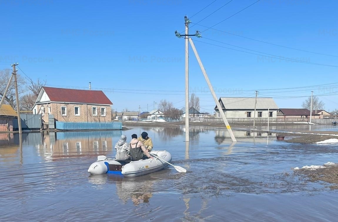 Пункт сбора гуманитарной помощи жителям Оренбургской области открылся в Якутии