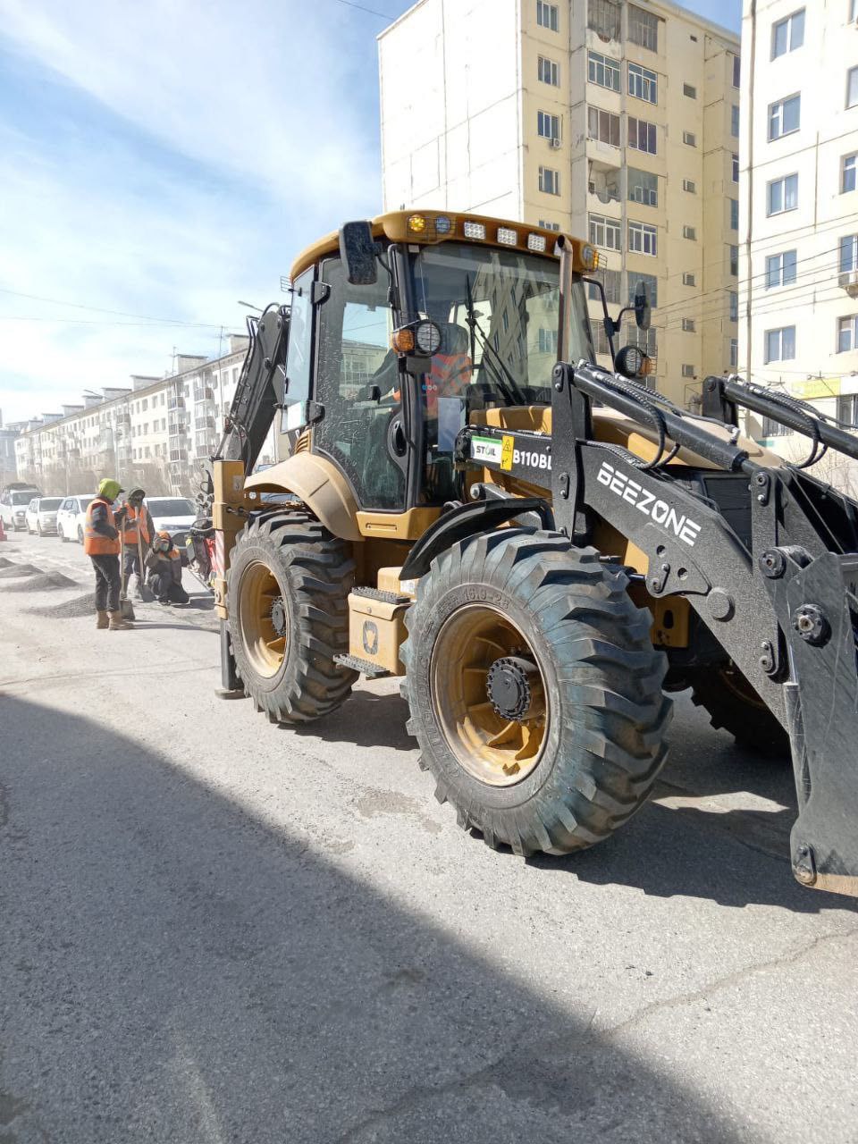 В Якутске приступили к ямочному ремонту улиц