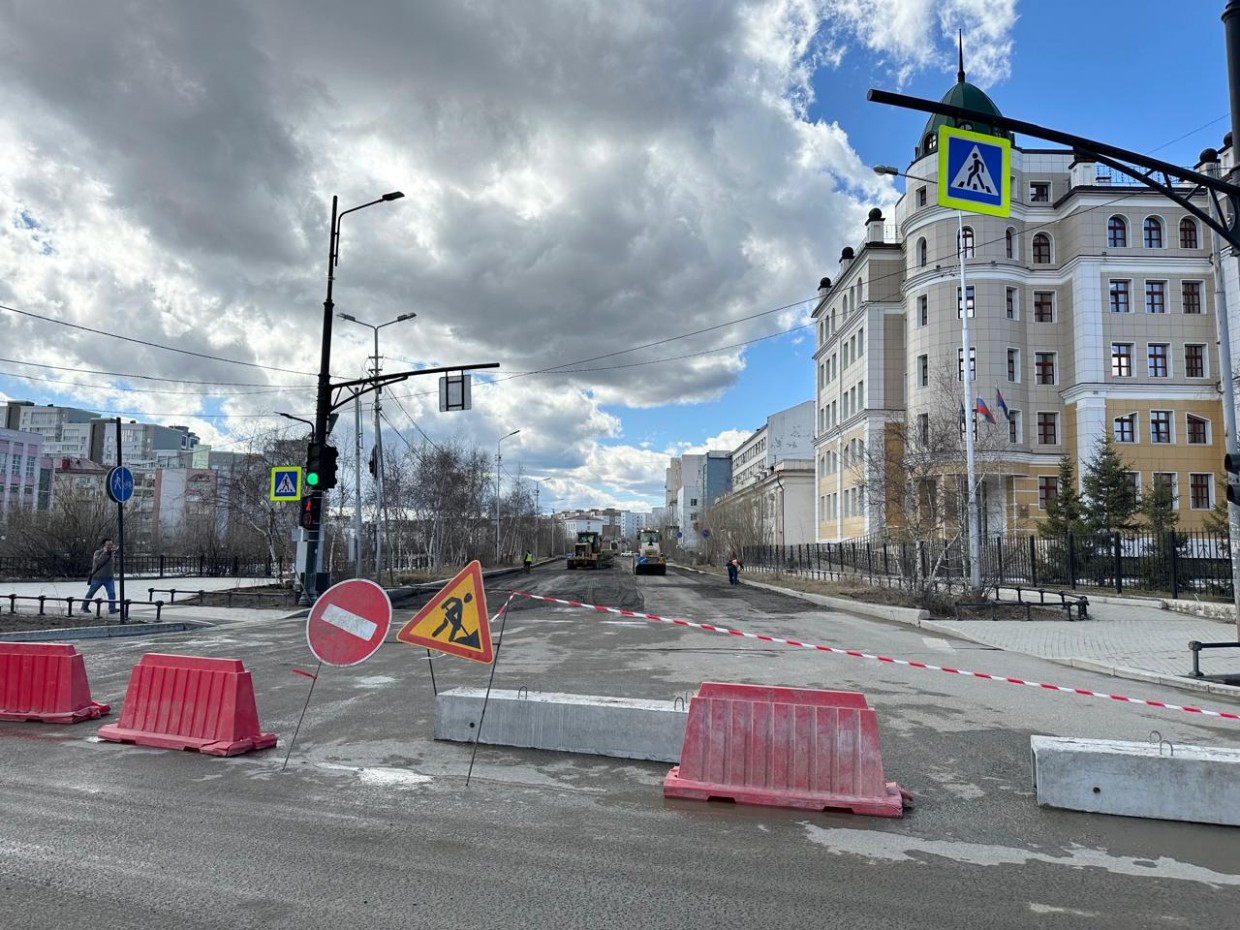 Временно перекрыт участок улицы Кулаковского в городе Якутске