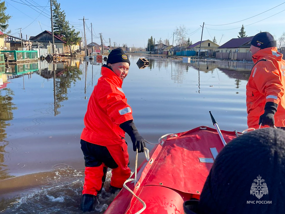 1 925 заявлений поступило от пострадавших от паводка в Якутии