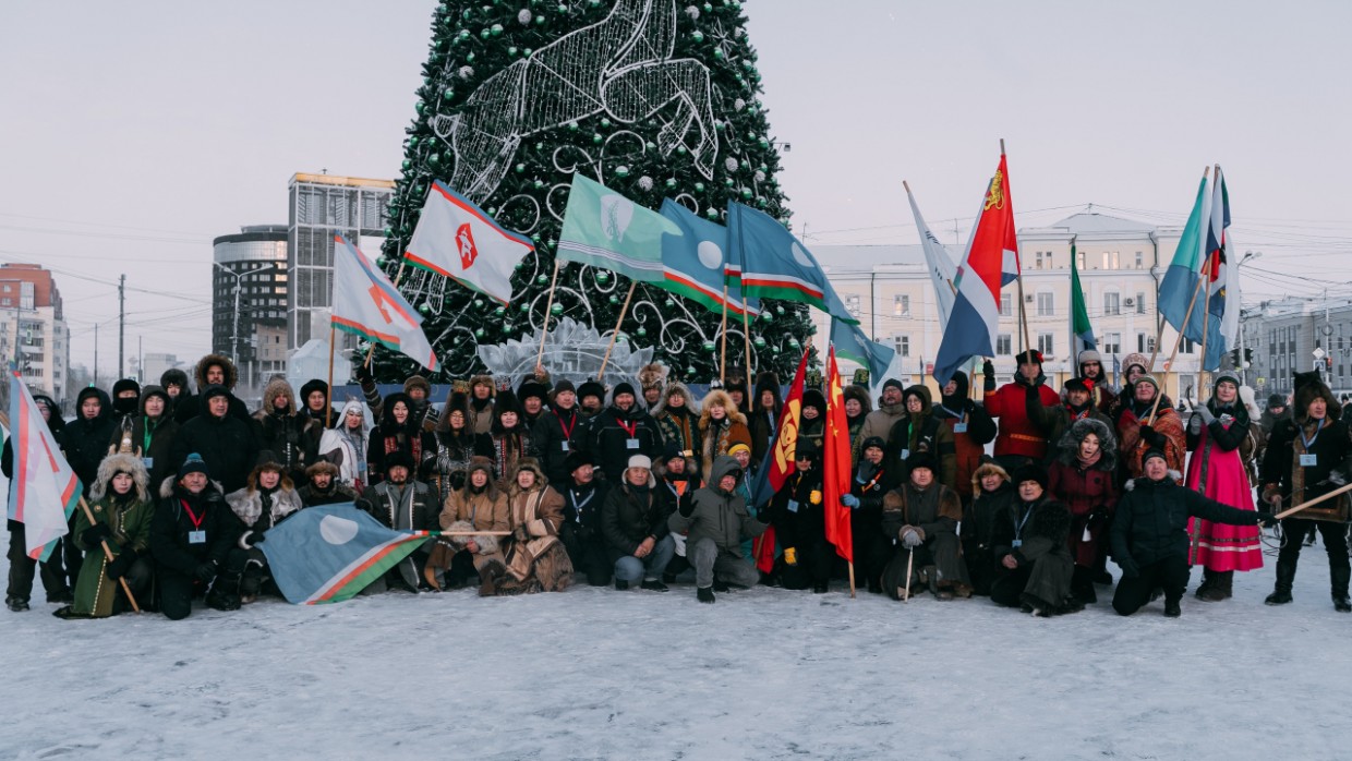 Ледовые скульптуры украсили центральную площадь Якутска