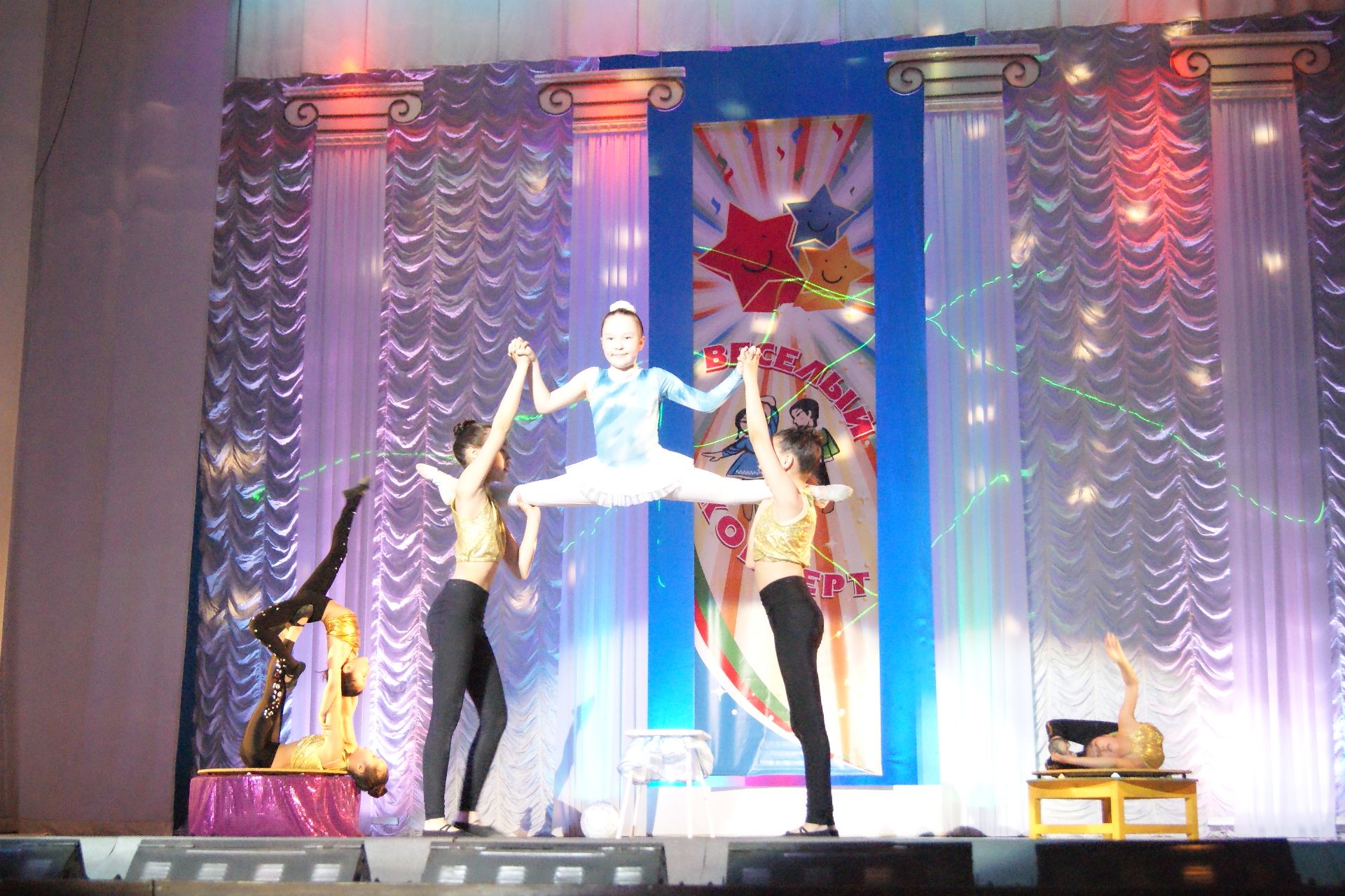 В Якутске прошел традиционный «Веселый концерт»