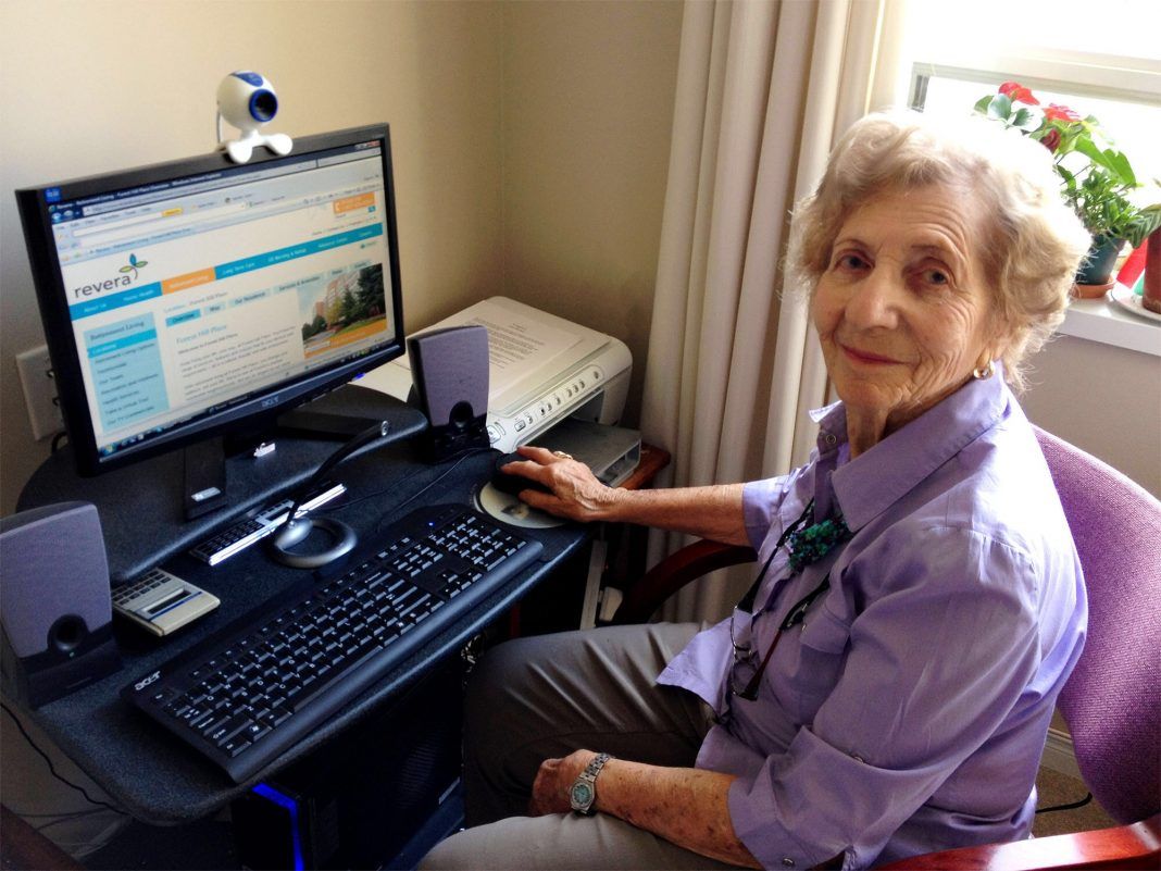 Пенсионеров обучат компьютерной грамотности бесплатно