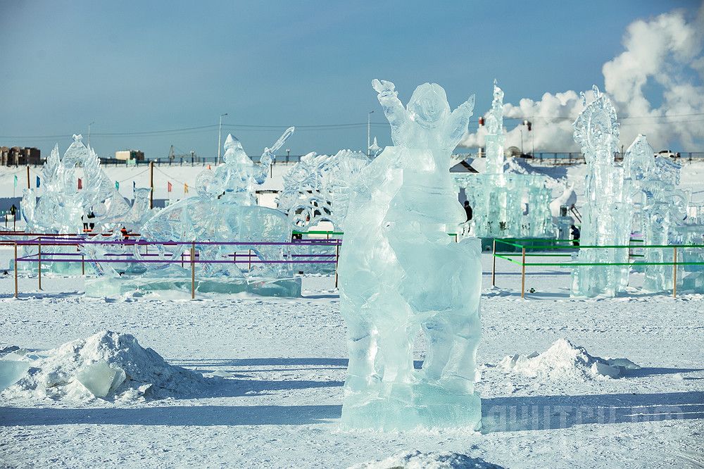 Награждены победители и призеры II открытого городского конкурса ледовых скульптур среди юных мастеров
