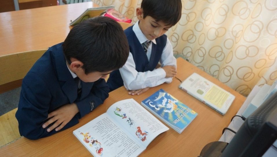 Якутия опробует новые учебники  для детей мигрантов и переселенцев