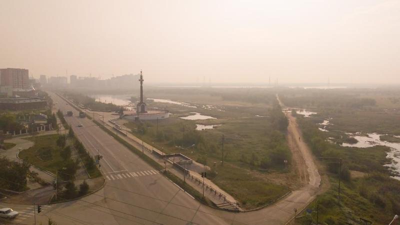 В Якутске наблюдается дым и запах гари