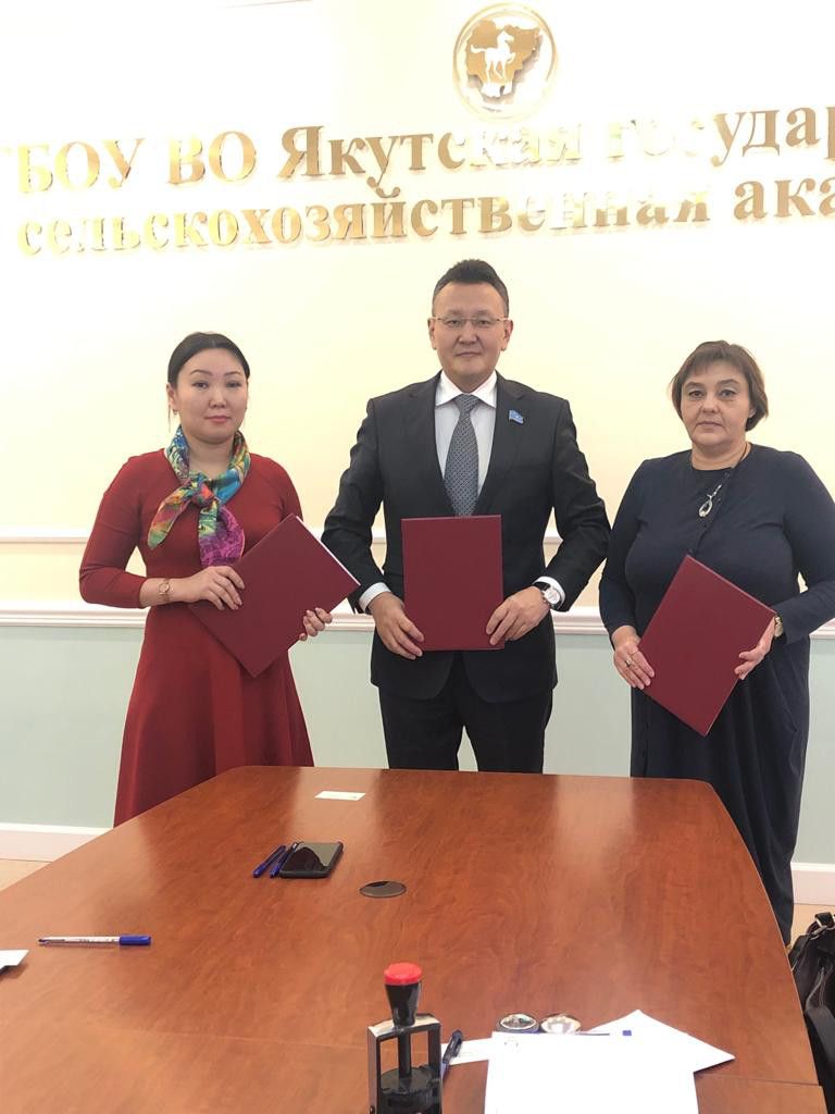 Табагинская школа и ЯГСХА подписали соглашение о сотрудничестве