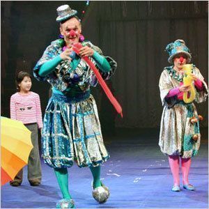 Казанские клоуны заставили детей плакать и смеяться