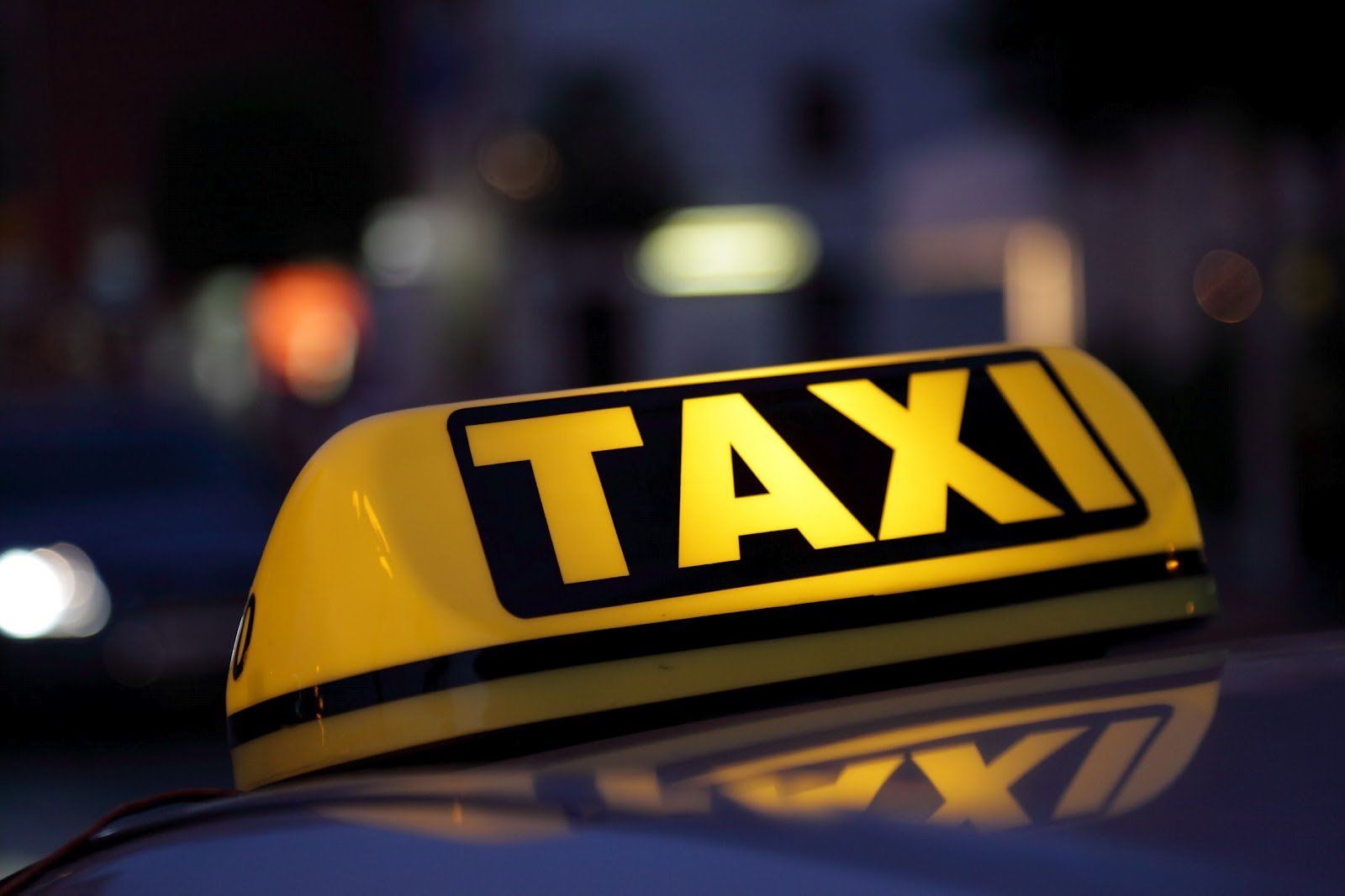 В Якутии запускается «горячая линия» по услугам такси