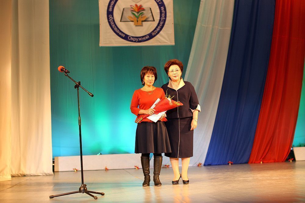 Педагогов города Якутска поздравили с Днем учителя