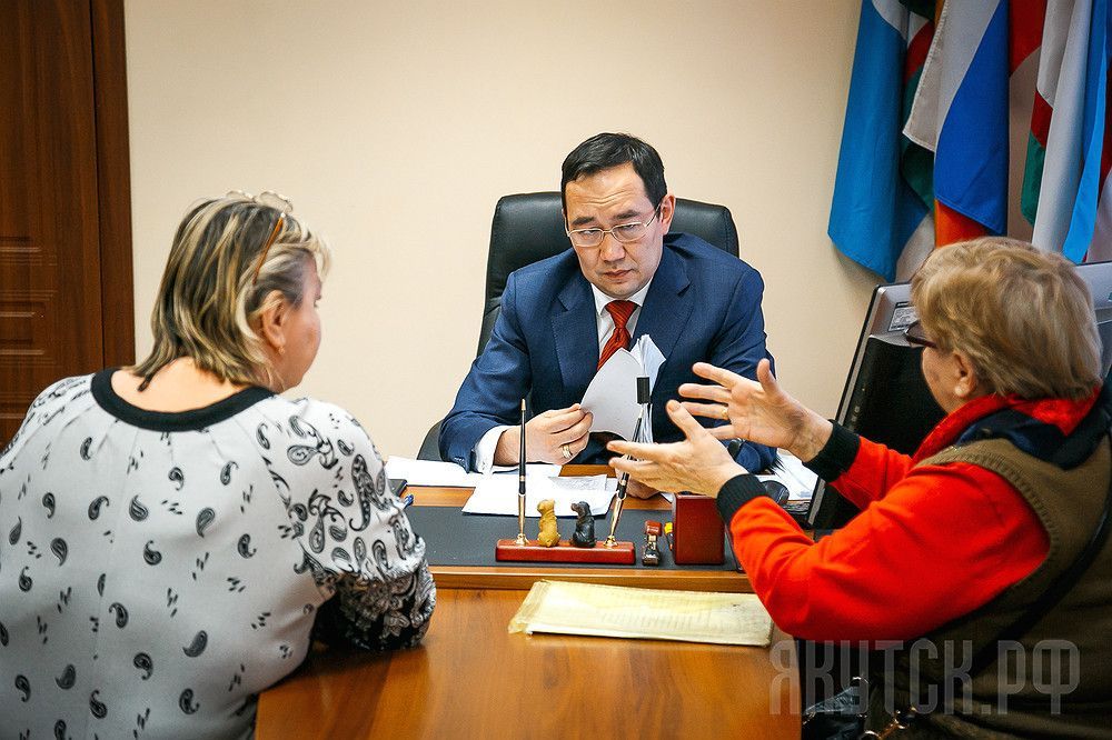 Айсен Николаев провел прием граждан в Сайсарском округе