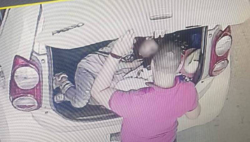 Органы соцопеки Якутска взялись за дело мужчины с ребенком  в багажнике