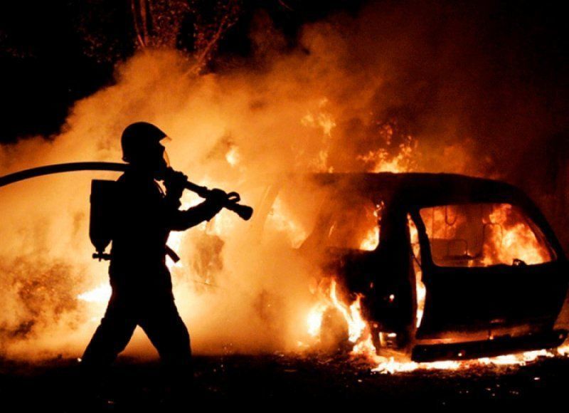 Огненная неделя: горят машины, дома и бани