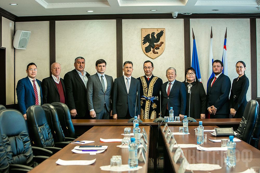 Глава Якутска и Генеральный консул Таджикистана обсудили взаимное сотрудничество