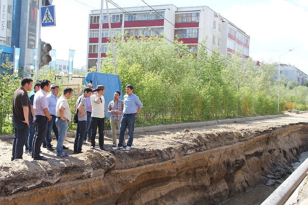 Объезд главы города Якутска: ремонт улично-дорожной сети  и подготовка к Ысыаху Туймаады