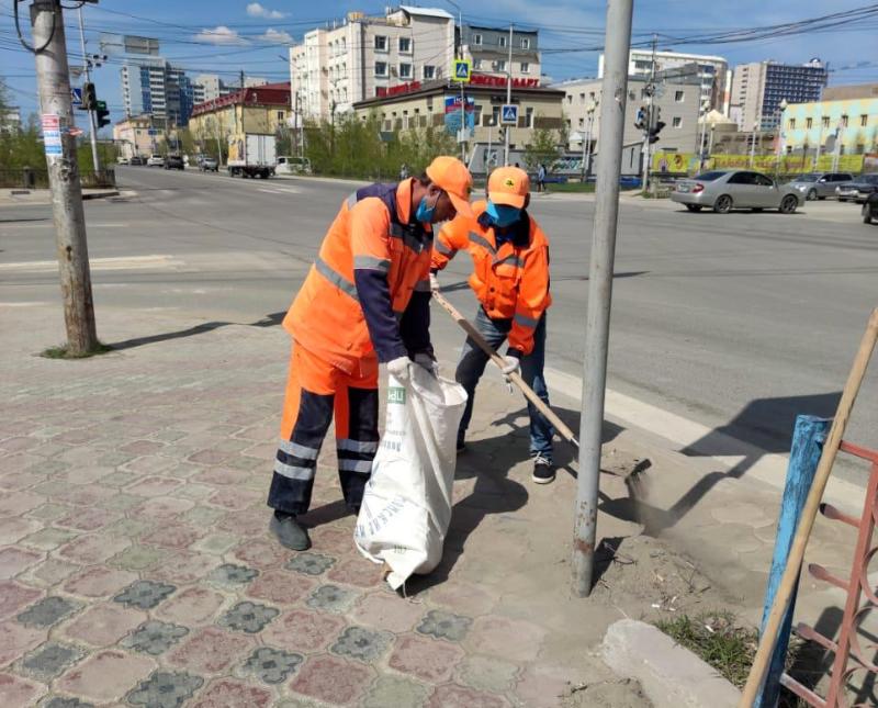 Уборка пыли и ямочный ремонт дорог в Якутске